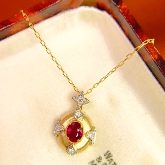 NWOT Elegant vintage style Red Stone Pendant 18K Gold Plated - Picture 4 of 12